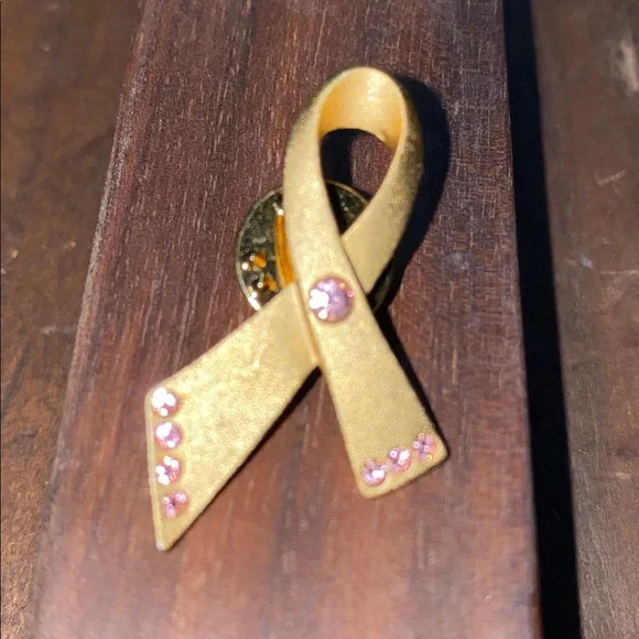 Avon Breast Cancer Awareness Gold tone Pink Rhinestone Vintage brooch Pin - Picture 2 of 6